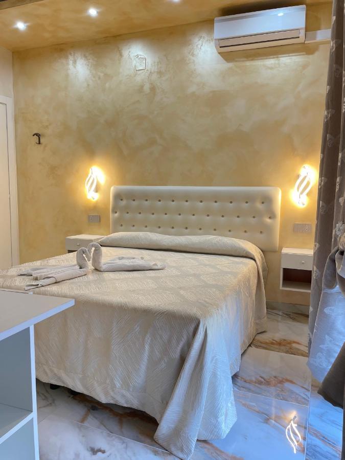 トロペーア Narcisse Bed & Breakfast エクステリア 写真